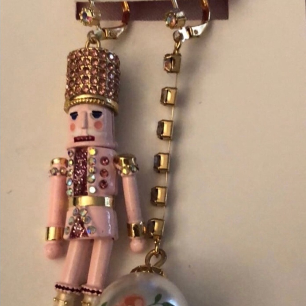 Betsey Johnson Pink Toy Soldier Mismatched Drop Earrings - Picture 3 of 5